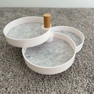 2/$20 - 2Bandits White Tiered Catch All Tray. NIB.